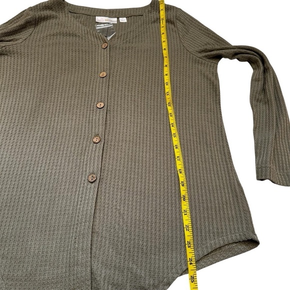 Belle by Kim Gravel Waffle Button Tie-Front Top Size XS Long Sleeve V Neck NWT - Picture 12 of 17